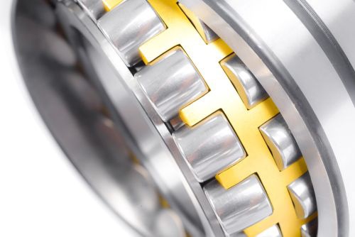 Pendelrollenlager 22326 E1AMC3 ID 130mm AD 280mm Breite93mm FAG Weitere technische Eigenschaften: · Toleranzklasse: Toleranzklasse P0/PN bzw. ABEC 1 · Außenring: Schmiernut mit Schmierbohrungen im Außenring